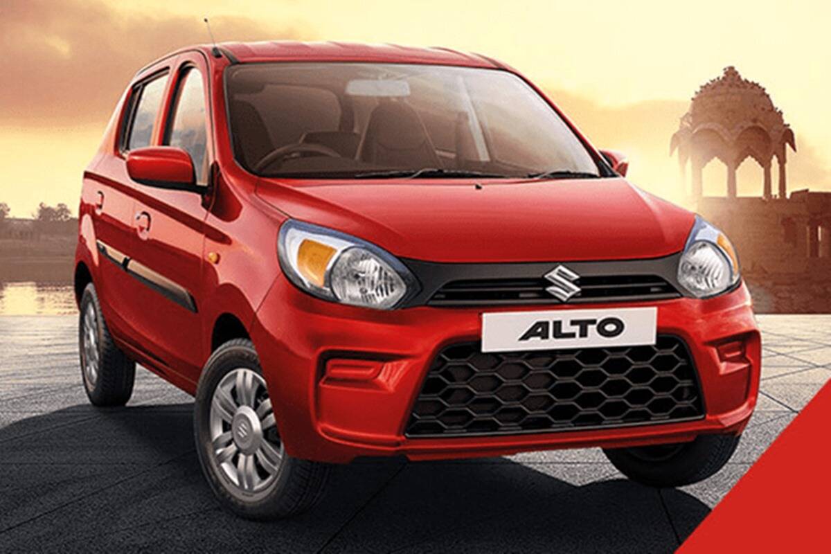 नंबर 1- Maruti Suzuki Alto : जानेवारी 2021 मध्ये 18 हजार 260 अल्टो कारची विक्री झाली. तर, गेल्या वर्षी जानेवारी महिन्यात 18 हजार 914 युनिट्सची विक्री झाली होती. म्हणजेच अल्टोच्या विक्रीत थोडीफार घट झाली आहे. पण सर्वाधिक विक्री झालेल्या गाड्यांमध्ये अल्टो पहिल्या क्रमांकावर आहे.