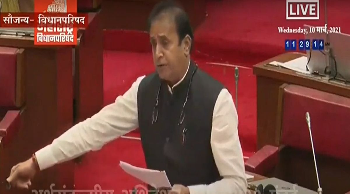 दरम्यान राज्याचे गृहमंत्री अनिल देशमुख यांनी सचिन वाझेंची बदली करणार असल्याची माहिती विधानपरिषदेत दिली.