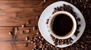 ब्लॅक कॉफी देखील वजन कमी करण्यासाठी लोकप्रिय आहे. बहुतेक लोकांना जेव्हा त्यांचे वजन कमी करायचे असते तेव्हा ते ब्लॅक कॉफी पितात. काही लोक नाष्ट्याला ब्लॅक कॉफी तूप किंवा बटर सोबत पितात. जेणे करून त्यांना लवकर भूक लागणार नाही.
