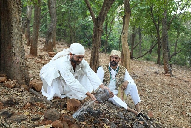 त्याचसोबत दिप्ती भागवत, ओंकार कर्वे, अंजली दिलीप, ज्ञानेश वाडेकर, नंदिनी वैद्य, संदीप रेडकर, प्रसाद रावराणे अशा अनेक कसलेल्या कलाकारांच्या प्रमुख भूमिका या मालिकेत आहेत.