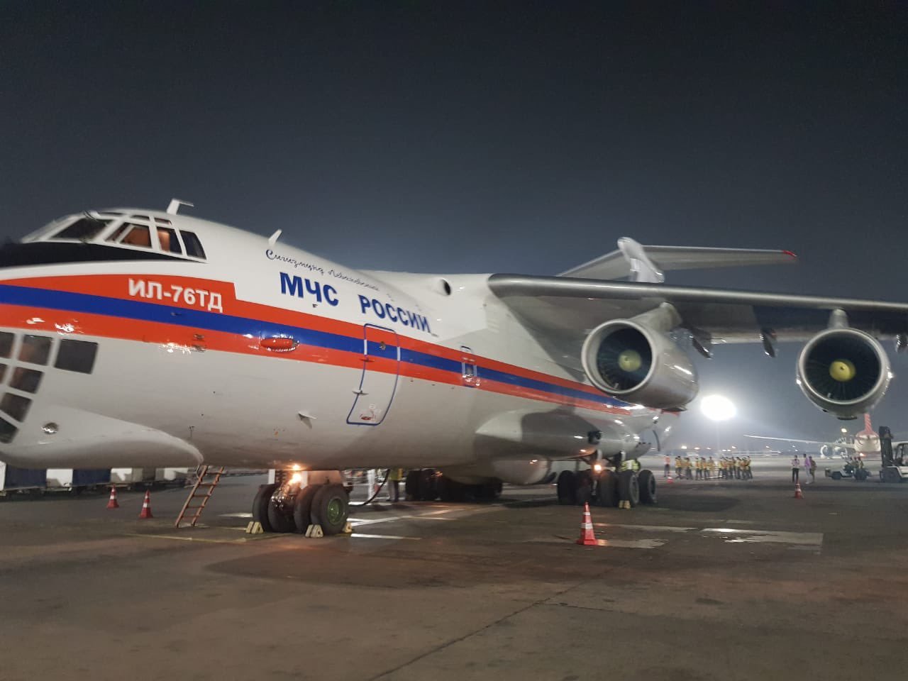 भारताला करोना कालावधीमध्ये रशियाने पाठवलेल्या मदतीची पहिली खेप आज (२९ एप्रिल २०२१ रोजी) दिल्ली विमानतळावर दाखल झाली. पहाटेच्या सुमारास हे विमान दिल्ली विमानतळावर उतरलं.