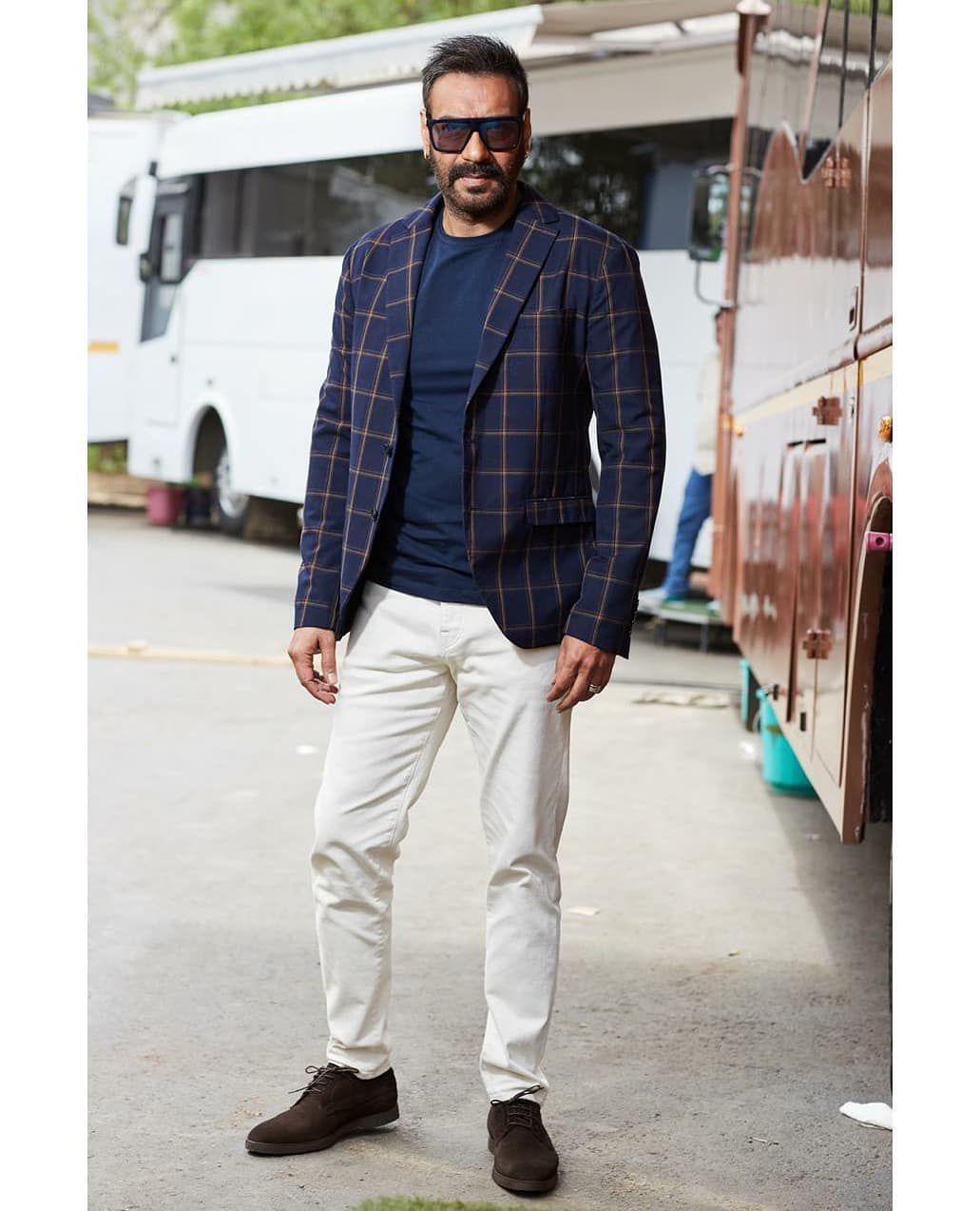 ‘इश्क’ चित्रपटातून आमिरसोबत विनोदी ढंग सादर करणाऱ्या अजयने रोहित शेट्टीसोबत ‘गोलमाल’ चित्रपटाच्या मालिकेत कमाल धम्माल केल्याचे पाहायला मिळाले.