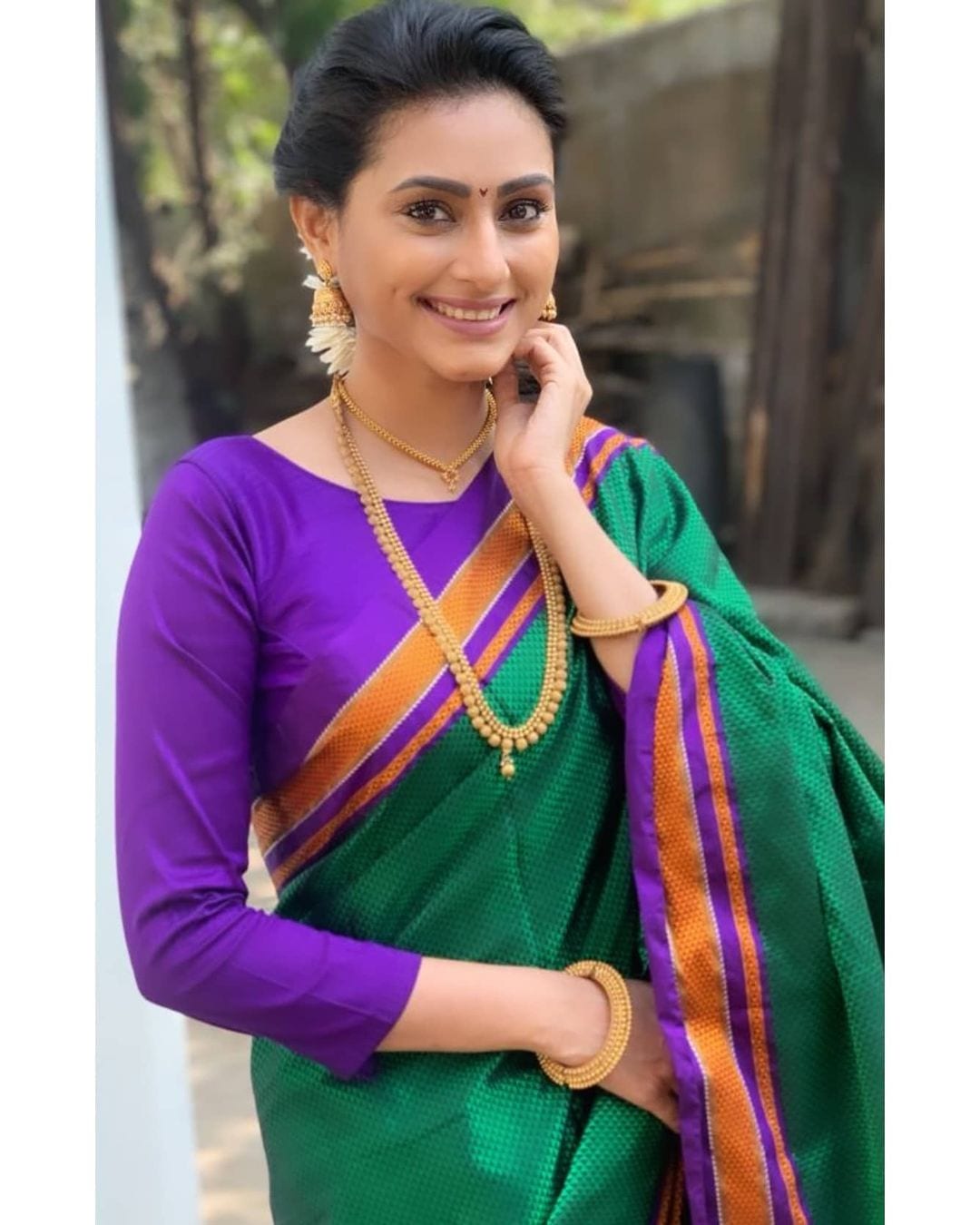 अभिनेत्री रेश्मा शिंदे