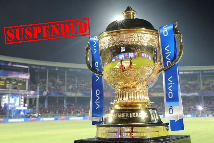देशात सध्या करोनाच्या दुसऱ्या लाटेने थैमान घातला असताना आयपीएललाही त्याचा फटका बसला असून स्पर्धा स्थगित करण्याचा निर्णय घेण्यात आला आहे. सोमवारी कोलकाता संघाच्या दोन खेळाडूंना करोनाची लागण झाल्यानंतर बंगळुरुसोबत होणारा सामना पुढे ढकलावा लागला. दरम्यान, चेन्नईच्या संघातील तिघांना करोनाची लागण झाली आहे. त्यानंतर मंगळवारी हैदराबादचा वृद्धिमान साहा यालाही करोनाची लागण झाल्याचं समोर आलं आहे. या पार्श्वभूमीवर 'आयपीएल' स्पर्धा स्थगित करत असल्याची घोषणा करण्यात आली आहे. मात्र मागील दोन दिवसांमध्ये नक्की कोणकोणते खेळाडू बायो-बबलमध्ये राहूनही करोना पॉझिटिव्ह आलेत पाहूयात... (सर्व फोटो ट्विटर, आयएएनएसवरुन साभार)