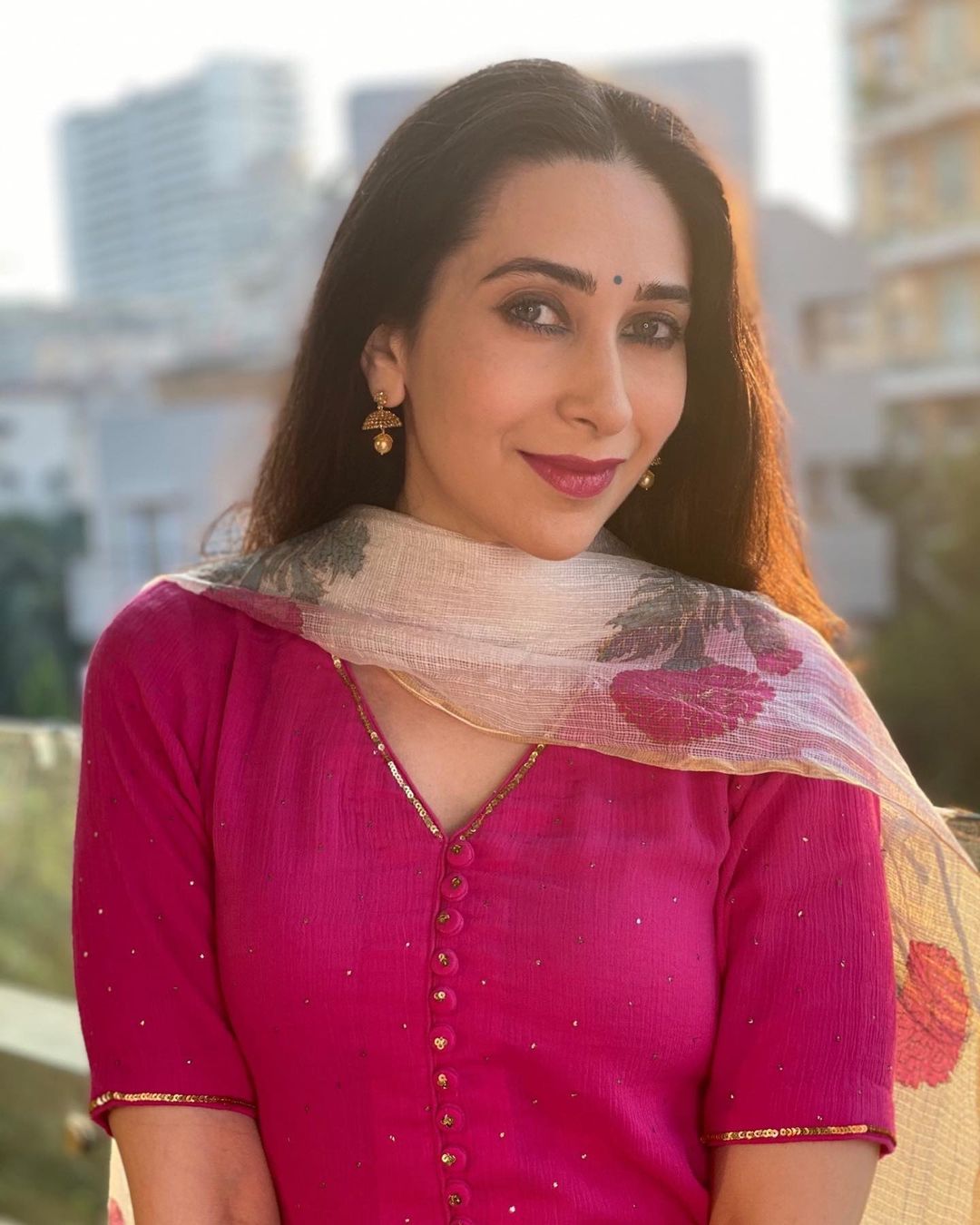 Karisma Kapoor Net Worth Income Property