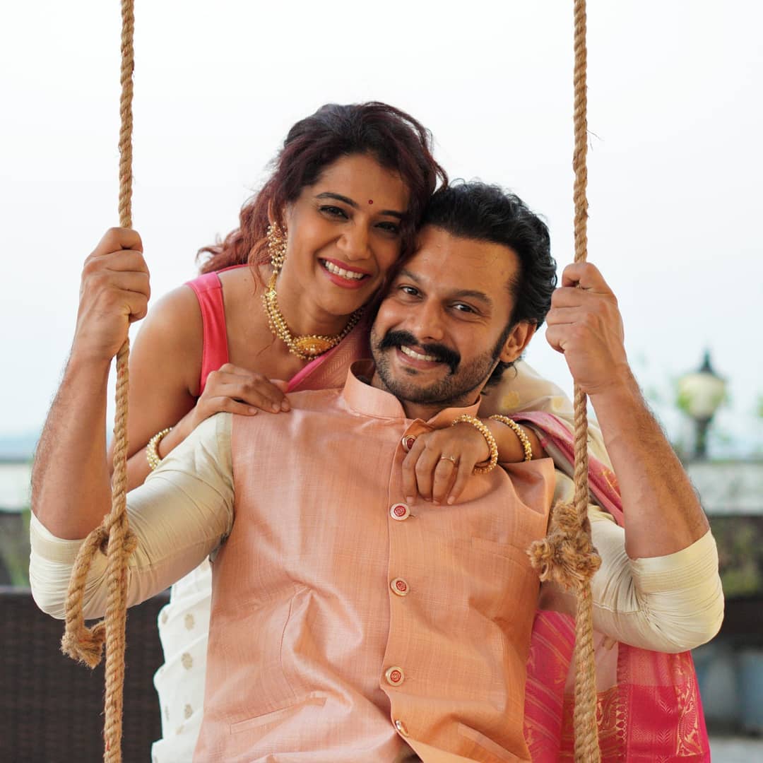 Marathi Celebrity Couples Romantic Photos Love Story
