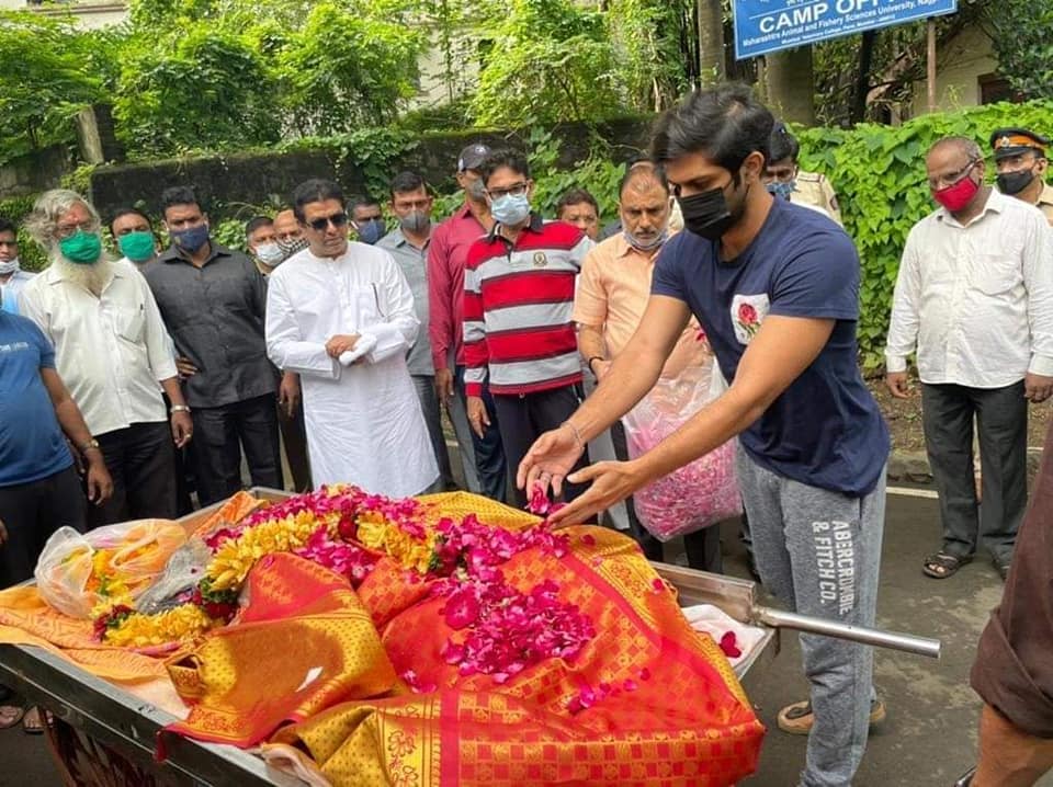 MNS, Raj Thackeray, James, Raj Thackeray Dog Funeral,