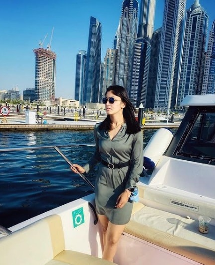 Indian female cricketer harleen deol beats the biggest actress in beauty