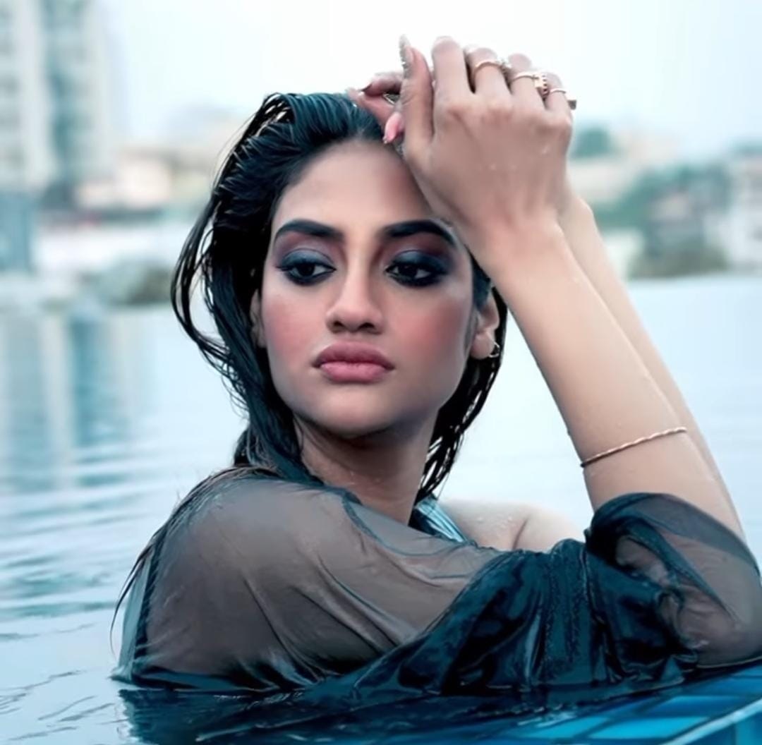 New pool pictures of pregnant Nusrat Jahan are breaking the internet