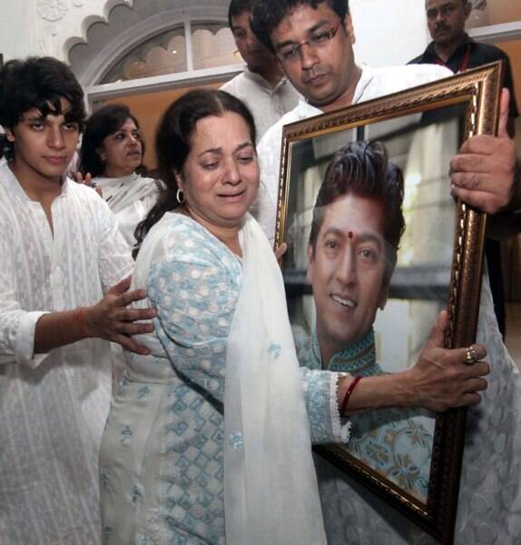 Bollywood Actress Lost Their Spouses