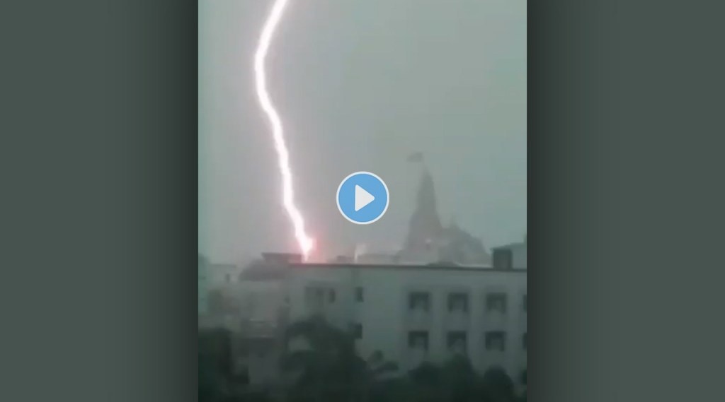 Dwarkadhish Temple Gujarat, Lightning strikes, Lightning strikes gujarat