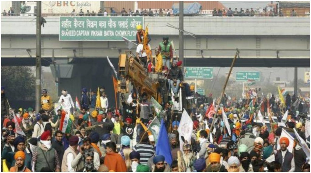 भाजप कार्यकर्त्यांनी काढलेल्या मिरवणुकीदरम्यान ही हाणामीर झाल्याचे प्रत्यक्षदर्शींनी सांगितले.(Express Photo By Praveen Khanna)