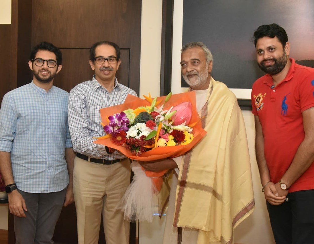 Lucky Ali Chief Minister of Maharashtra Uddhav Thackeray and Aaditya Thackeray