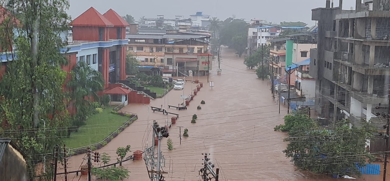 People stranded due to heavy rain in western maharashtra