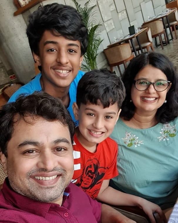 Subodh Bhave Manjiri Bhave Anniversary Love Story Wedding Photos