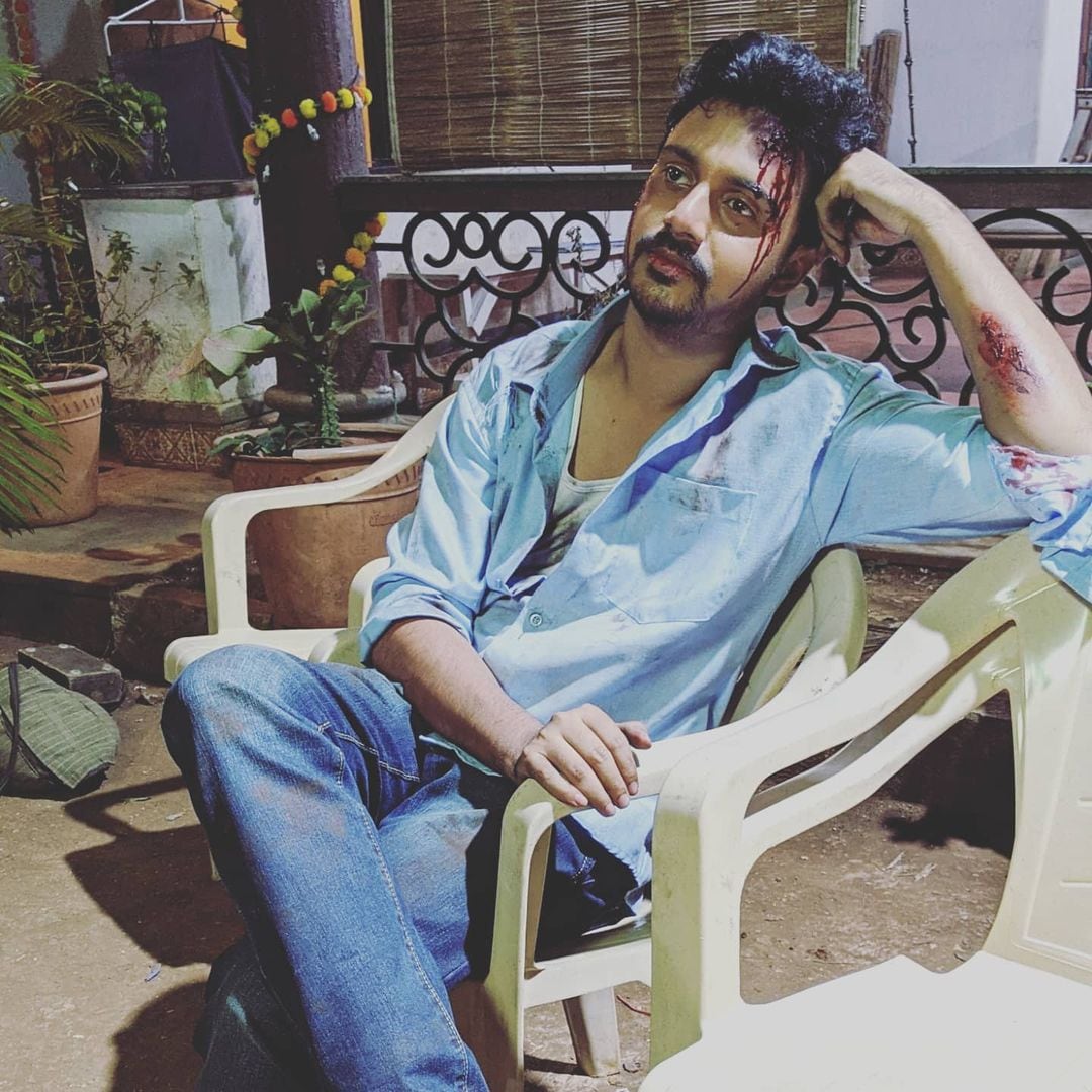 Virajas Kulkarni Majha Hoshil Na instagram photo with funny caption