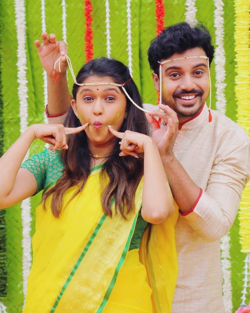Virajas Kulkarni Majha Hoshil Na instagram photo with funny caption