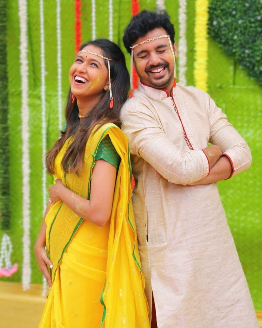 Virajas Kulkarni Majha Hoshil Na instagram photo with funny caption
