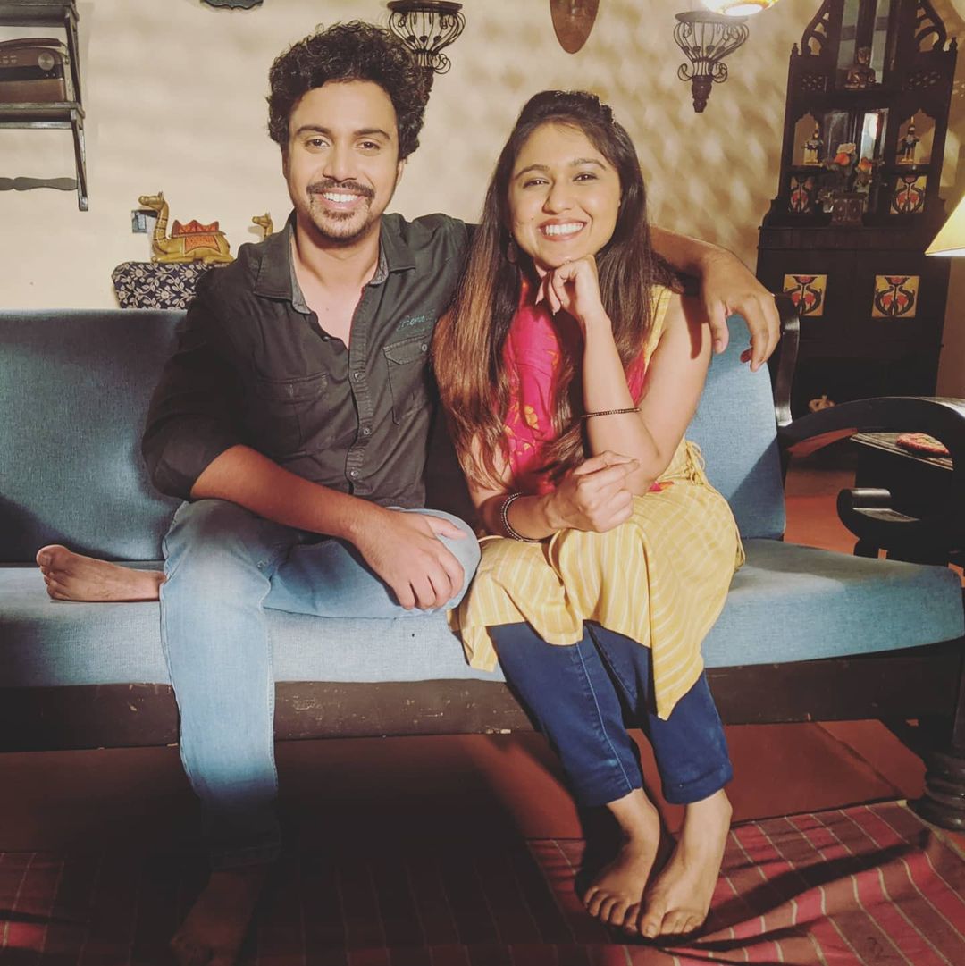Virajas Kulkarni Majha Hoshil Na instagram photo with funny caption