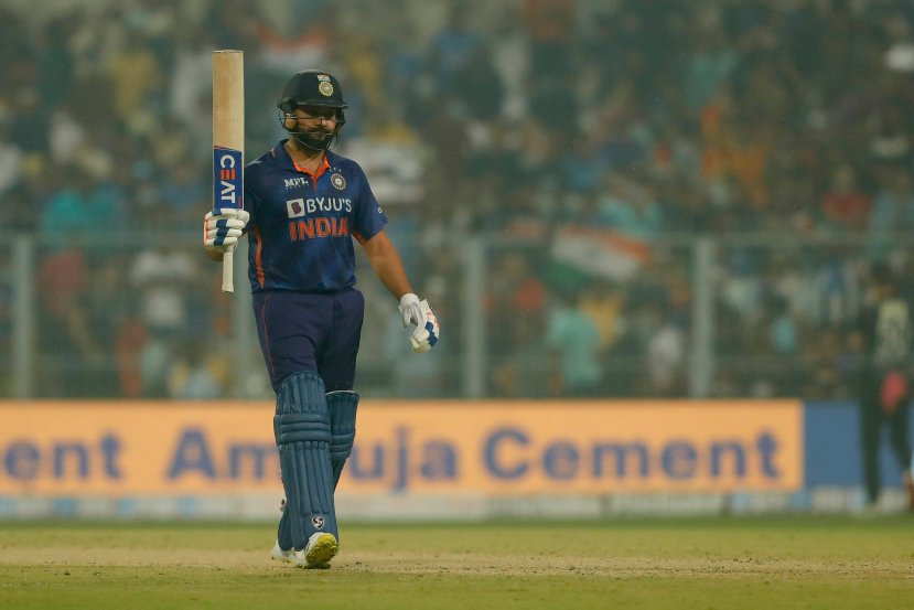 ind vs nz rohit sharma receives trophy and stand in corner