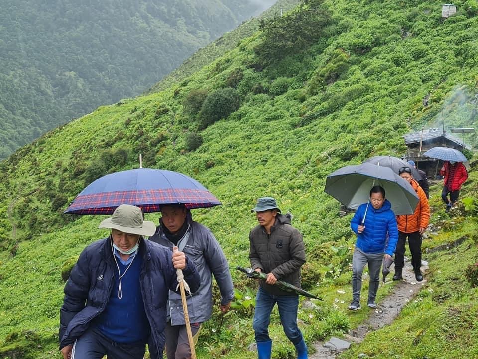 Admirable Health workers vaccinated the citizens at an altitude of 14000 feet srk 94