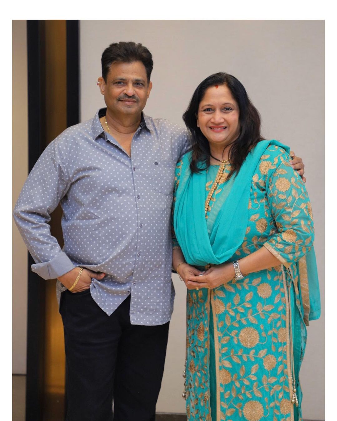 Alka Kubal Athalye Daughters Eashanee Kasturee Information Photos