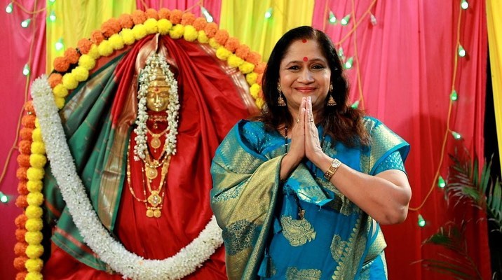 Alka Kubal Athalye Daughters Eashanee Kasturee Information Photos
