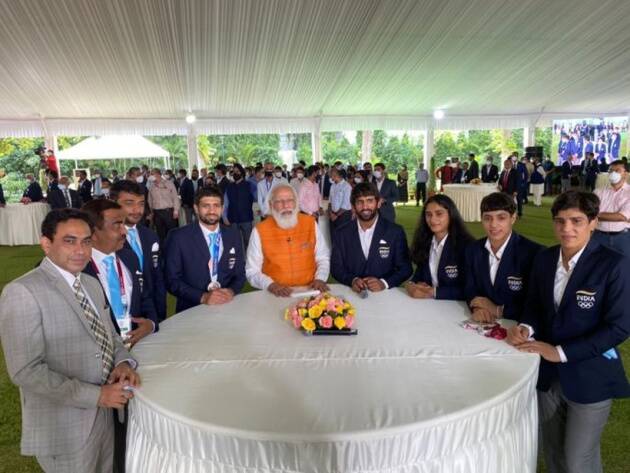 Breakfast with Modi Indian Olympians Independence Day Celebrations 2021