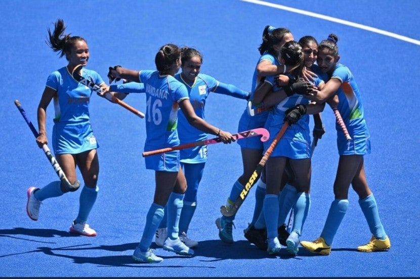 टोक्यो ऑलिम्पिकमध्ये भारतीय महिला हॉकी संघाला पुरुषांप्रमाणेच ऐतिहासिक कामगिरी करण्यात अपयश आले. रिओ ऑलिम्पिक सुवर्णपदक विजेत्या ग्रेट ब्रिटनच्या संघाने भारतीय महिला संघाला ४-३ ने पराभूत करत कांस्यपदकावर आपले नाव कोरले.