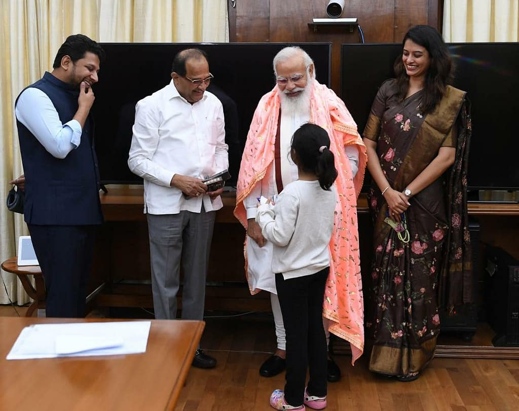 PM Modi Meet Sujay Vikhe Patil Daughter