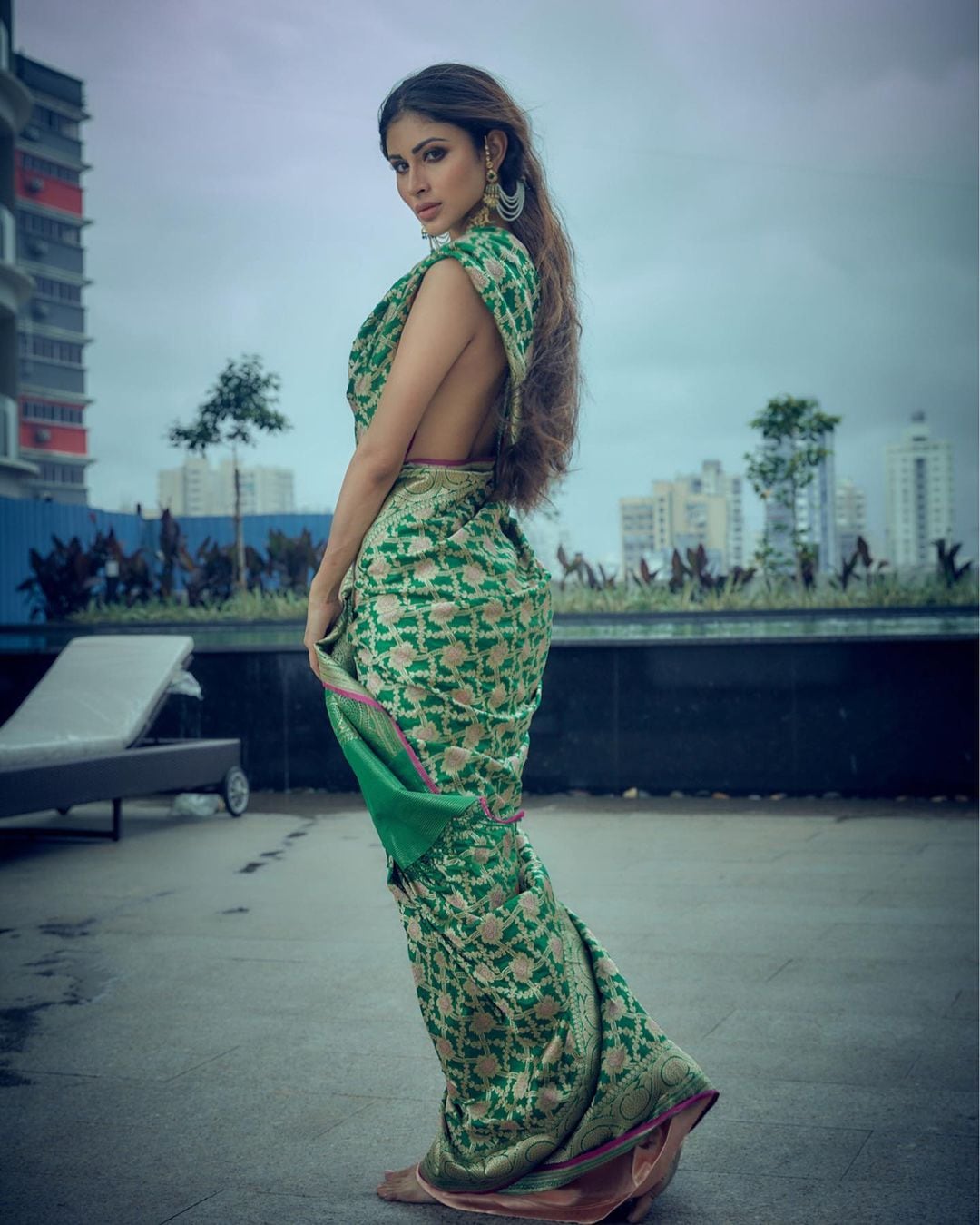 Mouni Roy Without Blouse Banarasi Saree Hot Bold Photos