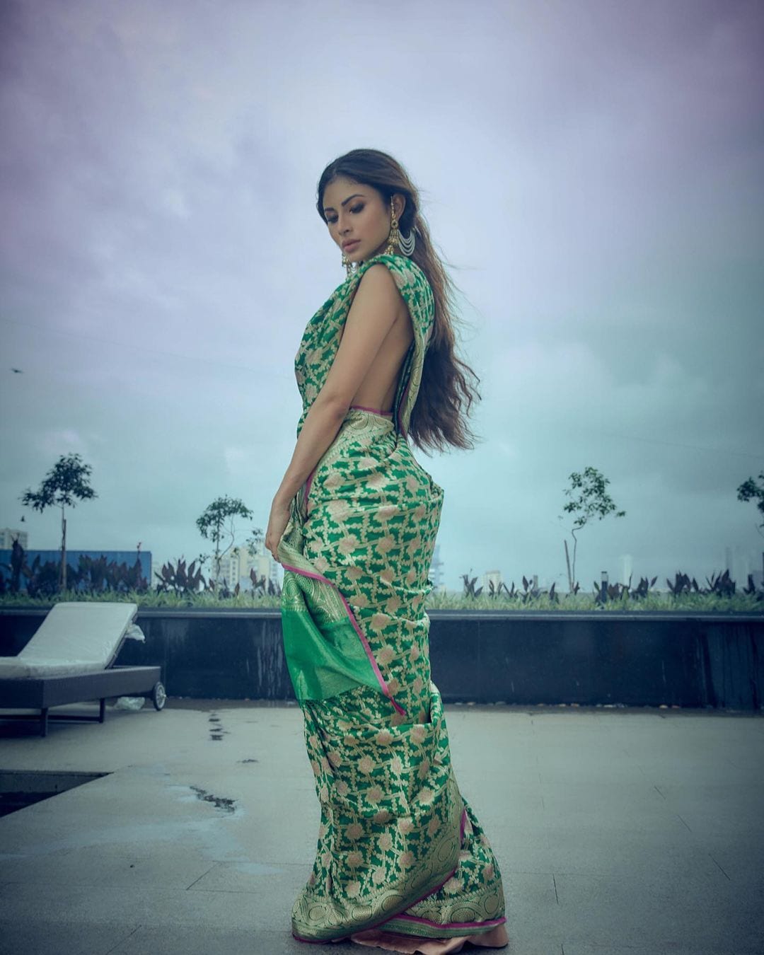 Mouni Roy Without Blouse Banarasi Saree Hot Bold Photos