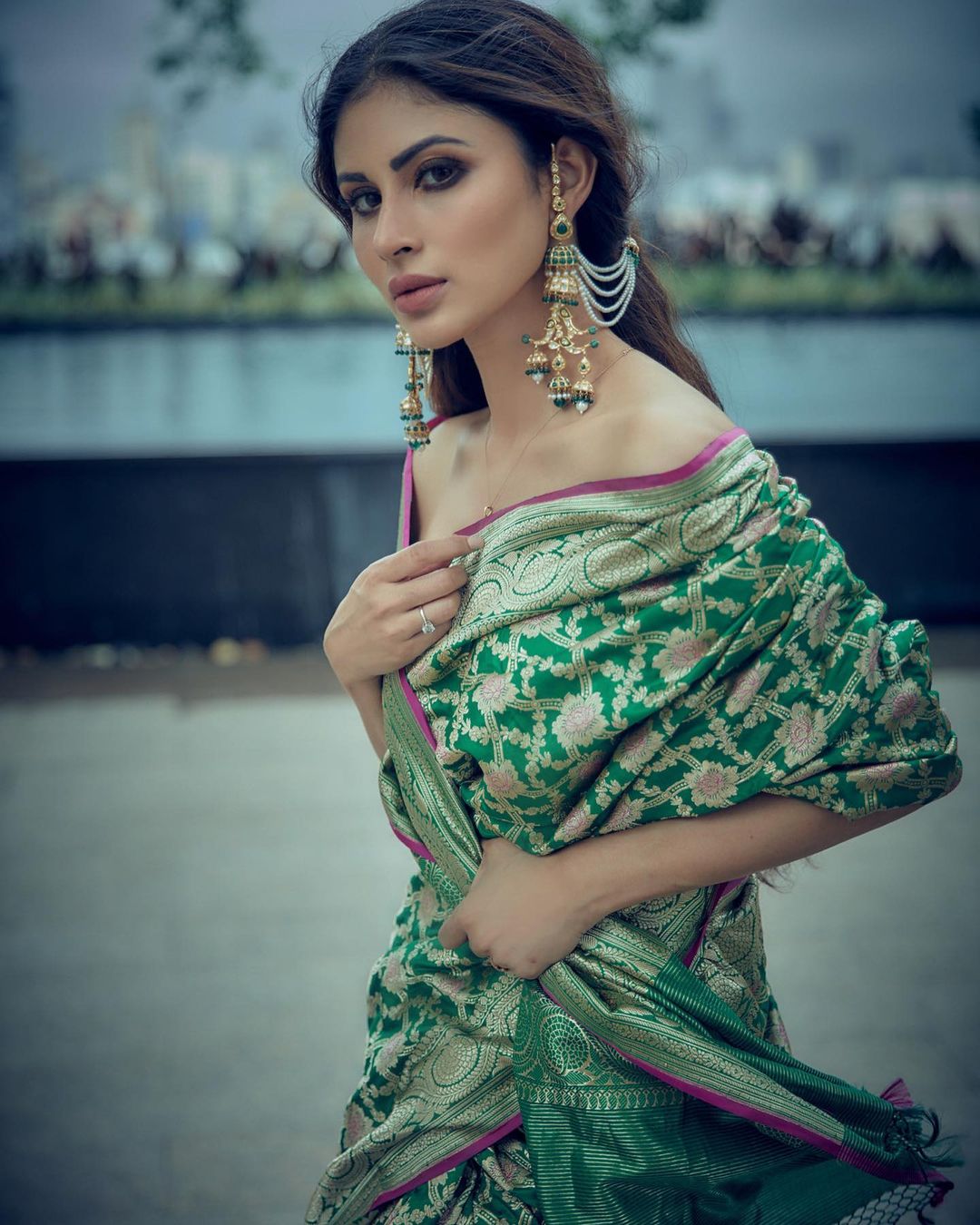Mouni Roy Without Blouse Banarasi Saree Hot Bold Photos