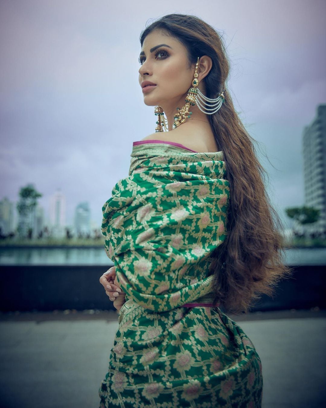 Mouni Roy Without Blouse Banarasi Saree Hot Bold Photos