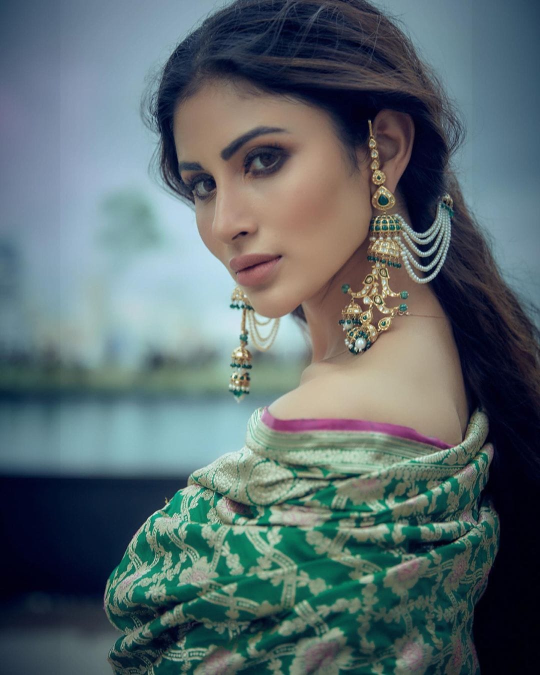 Mouni Roy Without Blouse Banarasi Saree Hot Bold Photos