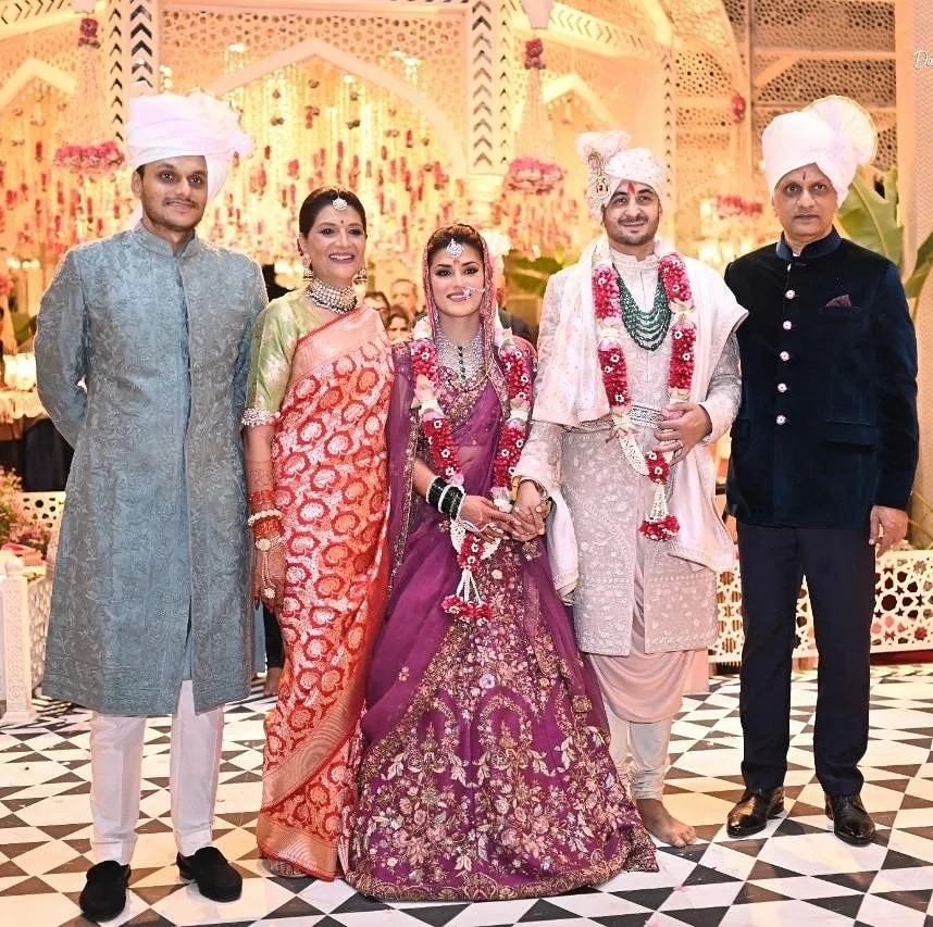 Sharad Pawar Family Shrinivas Pawar Daughter Mithila Pawar Wedding Photos Bangalore