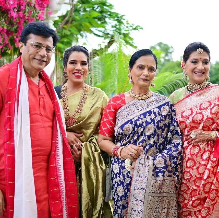 Sharad Pawar Family Shrinivas Pawar Daughter Mithila Pawar Wedding Photos Bangalore