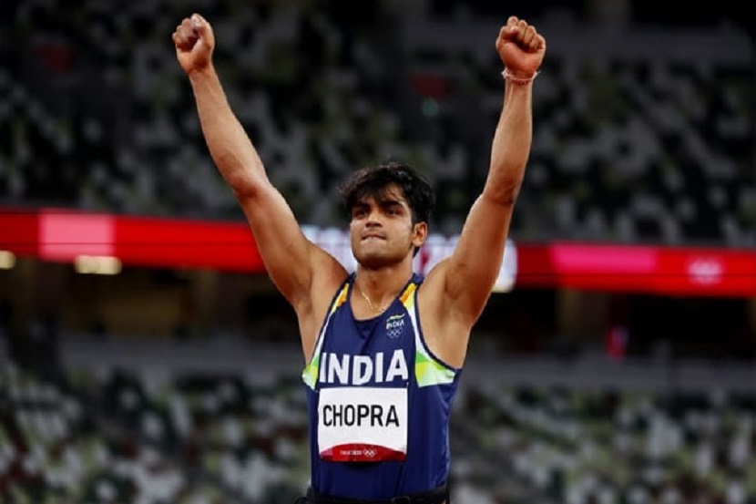 भारताच्या २३ वर्षीय नीरज चोप्राने टोकियो ऑलिम्पिकमधील पुरुष भालाफेक स्पर्धेत सुवर्णपदक जिंकलं आणि इतिहास रचला. भारतासाठी हा मोठा सुवर्णक्षण ठरला. यानंतर सर्वच स्तरावरुन त्याच्यावर कौतुकाची वर्षाव सुरु आहे.