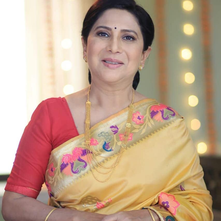 Nivedita Ashok Saraf Saree Collection Hansagamini Photos