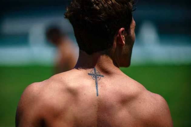 तर अर्जंटिनाच्या एका खेळाडूने त्याच्या पाठीवर टॅटू काढला आहे. हा टॅटू सर्वांचेच लक्ष वेधून घेत आहे. (फोटो : AP)
