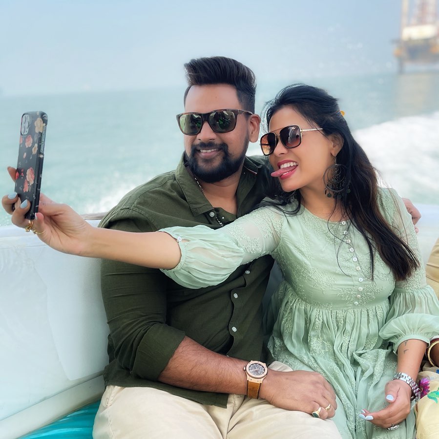 Prarthana Behere Abhishek Jawkar Love Story Romantic Photos