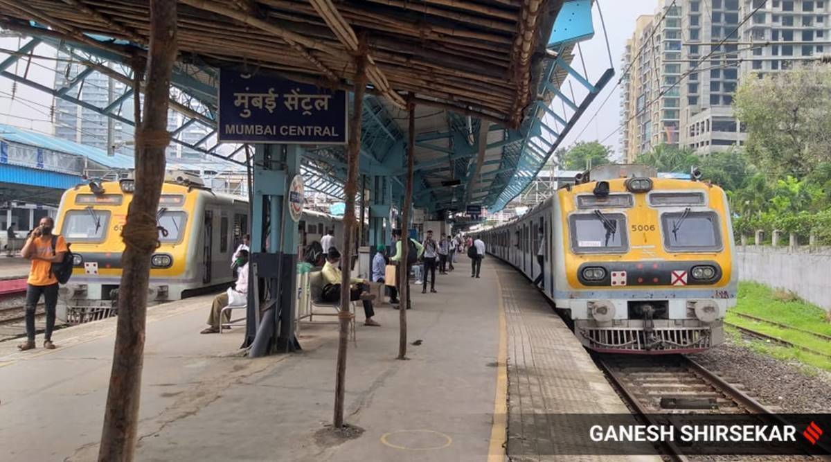 Mumbai Railway Local Pass Thane Station Covid 19 Vaccine Certificate Photos