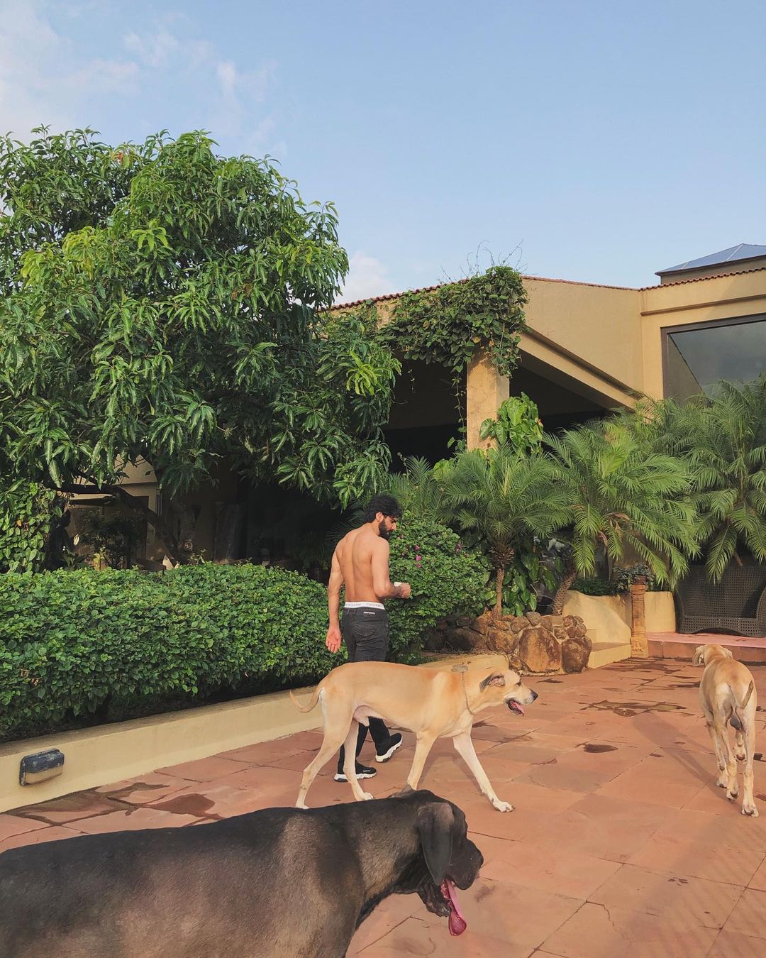 Suniel Shetty Khandala Luxurious Bungalow Inside Photos