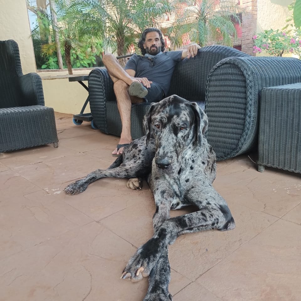 Suniel Shetty Khandala Luxurious Bungalow Inside Photos