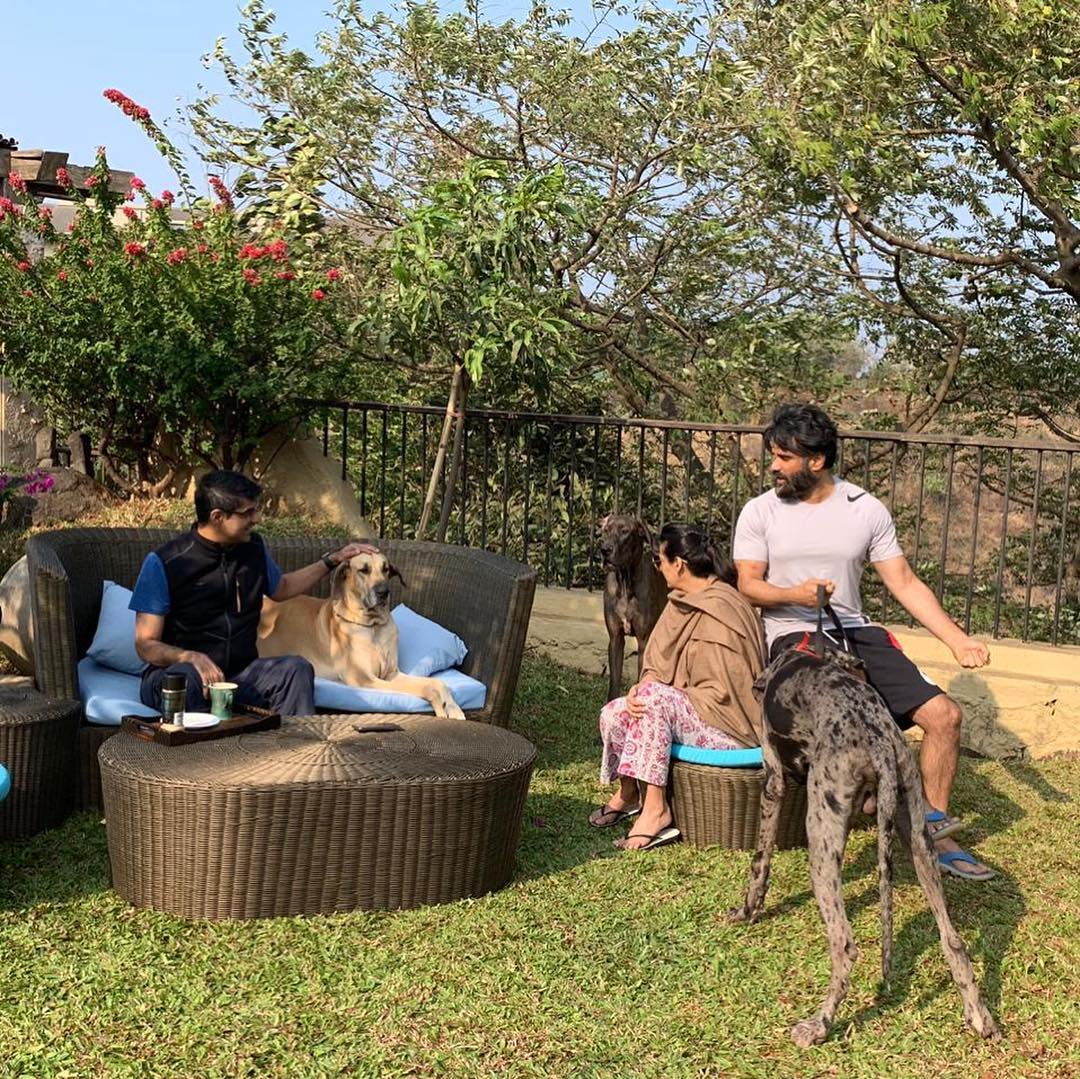 Suniel Shetty Khandala Luxurious Bungalow Inside Photos