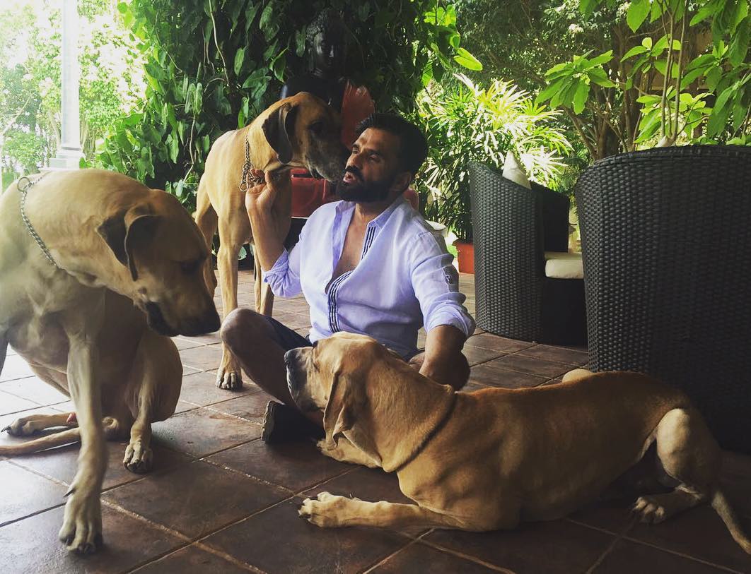 Suniel Shetty Khandala Luxurious Bungalow Inside Photos