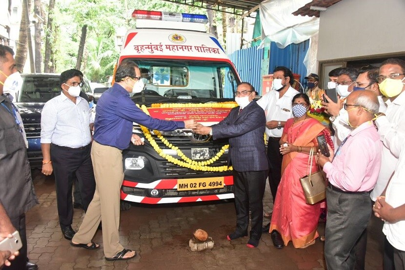 या केंद्रामध्ये ऑक्सिजनयुक्त अद्ययावत रुग्णवाहिका उपलब्ध करण्यात आली आहे. या करोना काळजी केंद्रात २४ तास स्वच्छता व सुरक्षितेसाठी कर्मचारी वर्ग उपलब्ध करून देण्यात आला आहे.