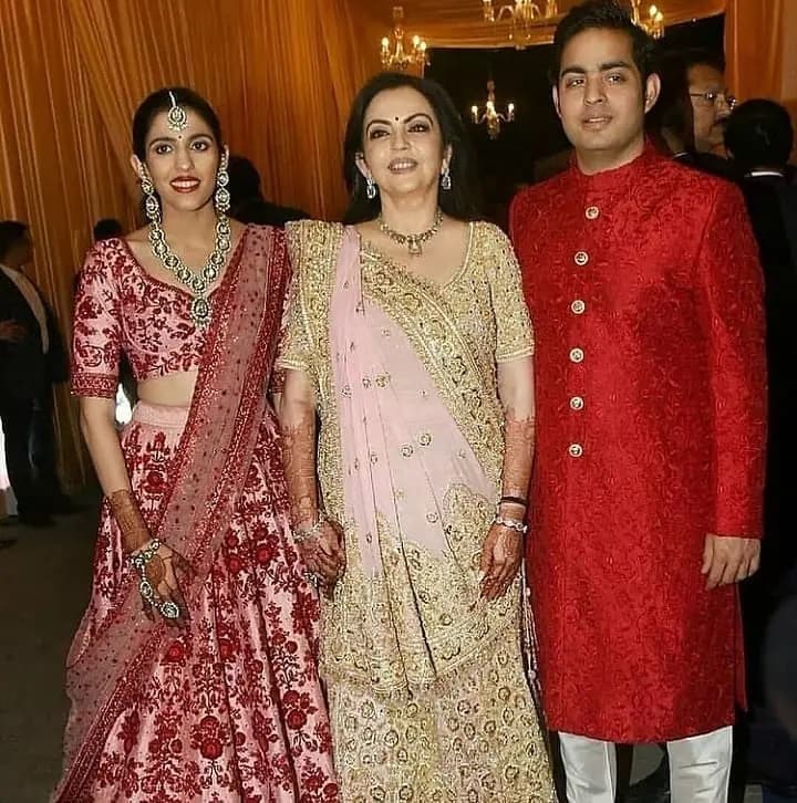 आशियातील सर्वात श्रीमंत व्यक्ती अशी उद्योगपती मुकेश अंबानी यांची ओळख आहे. मुकेश अंबानी आणि त्यांचे संपूर्ण कुटुंब महागड्या छंदांसाठी नेहमीच ओळखले जाते.