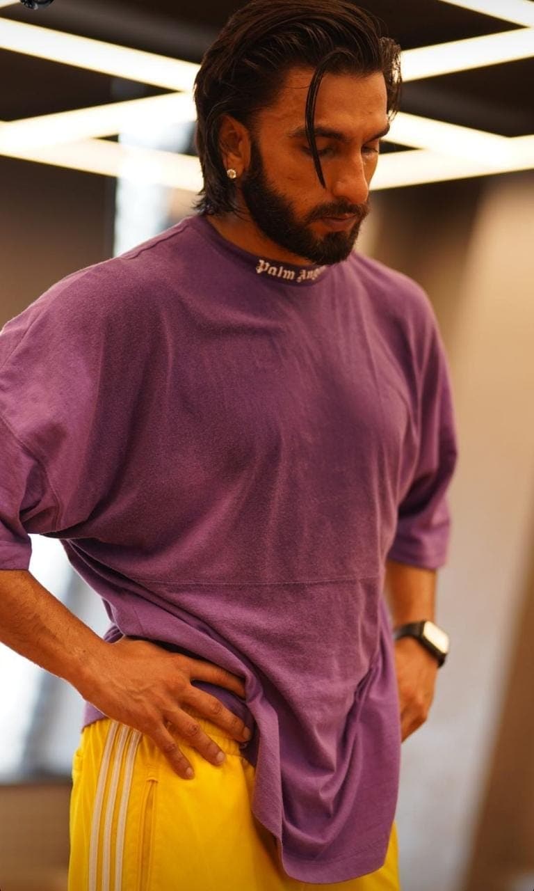 Photos: Looking like a bomb; Ranveer Singh flaunts his purple