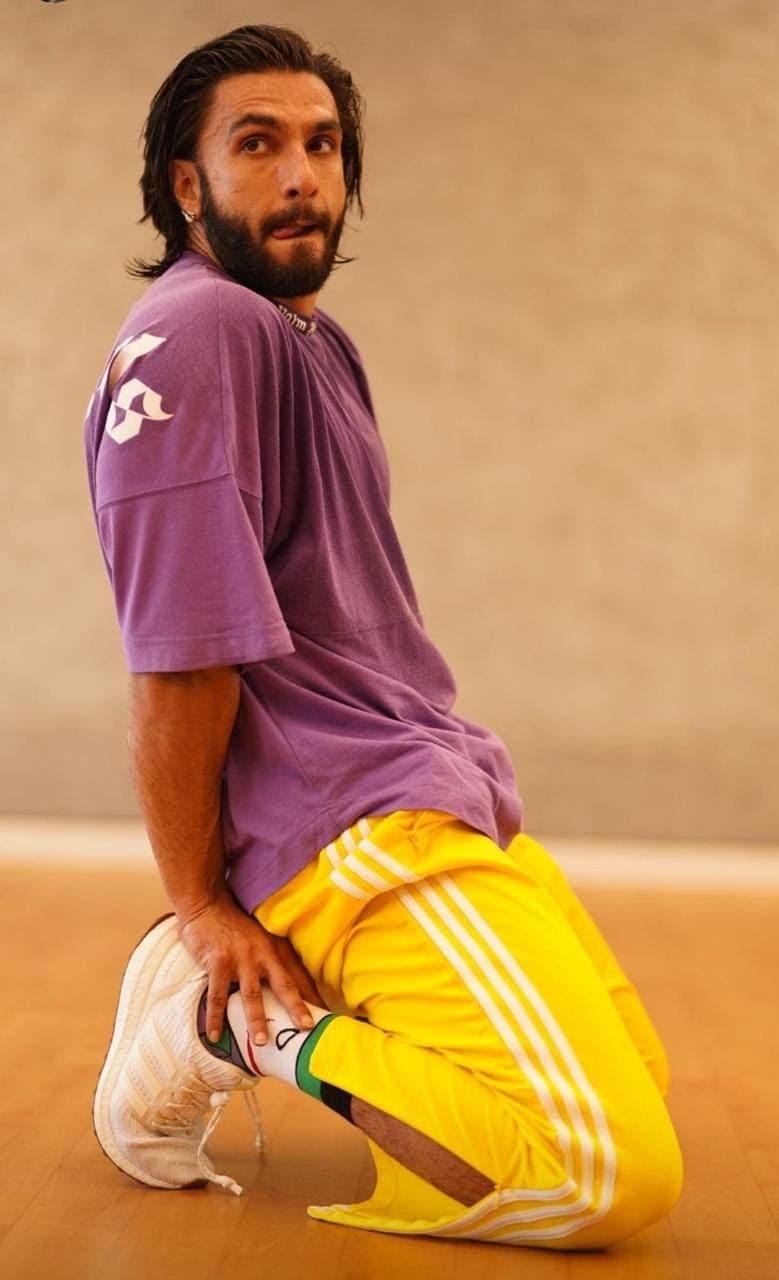 Ranveer Singh makes a STRONG case for purple & yellow in latest funky look